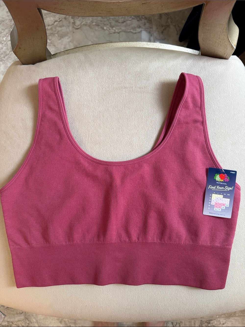 Fruit of the Loom Smoothing Longline Sports Bra. Size XL.  NWT
